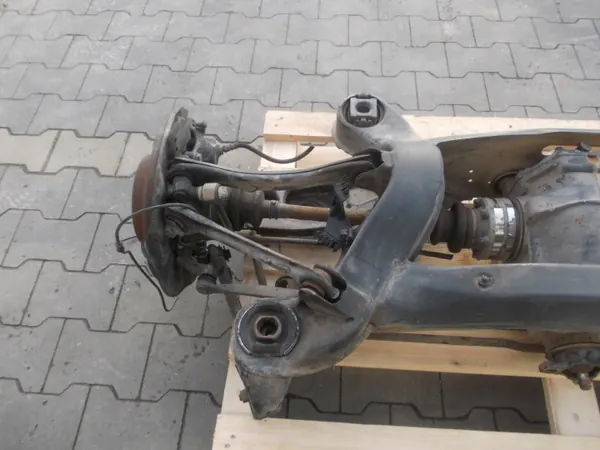 ap1 bakaxelbalk för Mercedes C-klass W203 image 8