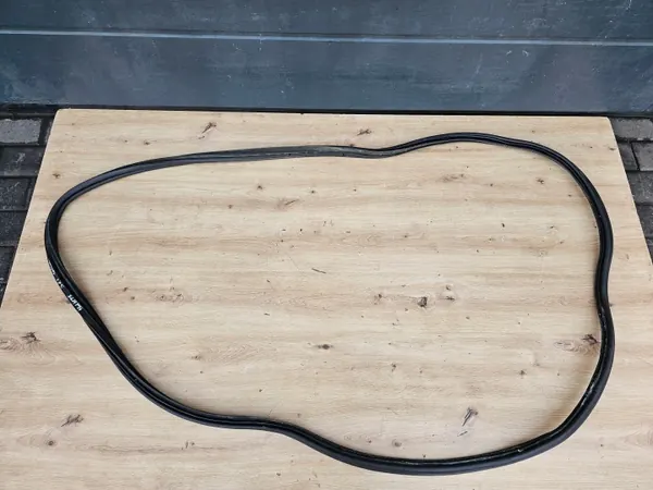 OEM USZCZELKA TYLNEJ KLAPY BAGAŻNIKA OPEL ASTRA J KOMBI image 2