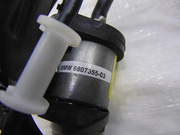 BMW 330D G20 G21 Webasto Pump Diesel OEM 9031364A image 6