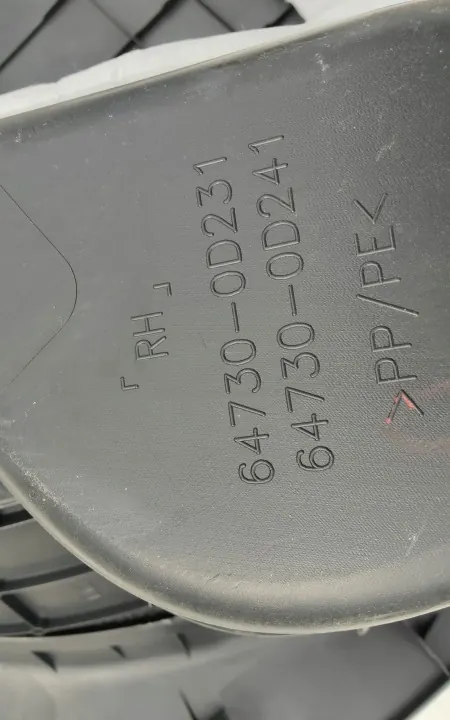 OEM 64730-0D231/0D241 Kofferbakmat zijde Toyota Yaris image 4