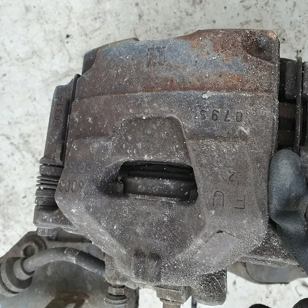 Snodo ammortizzatore sinistro Opel Astra J 1.6 cdti image 9