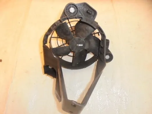 Ventilador usado OEM 214816977R para Renault Twingo 3 0.9 TCE image 3