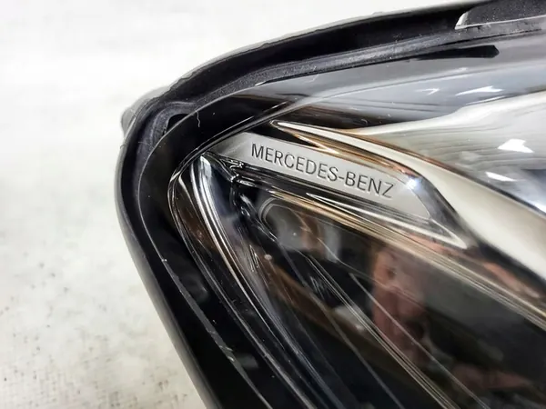 MERCEDES C-KLASA W205 RECHTS HALOGEEN REFLECTOR image 3