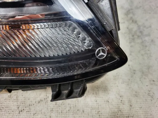 MERCEDES C-KLASA W205 RECHTS HALOGEEN REFLECTOR image 4