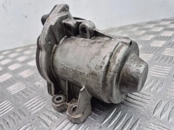 Vattenpump BMW 5 F10 F11 image 4
