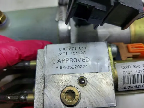 Takpump OEM 8H0871611 för Audi A4 B6 Cabrio image 8