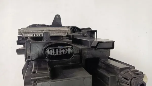 Farol dianteiro direito VW Tiguan II LIFT 20-24 5NN941082D image 9