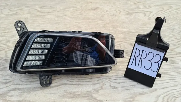 Farol Direito LED VW Polo VI image 2