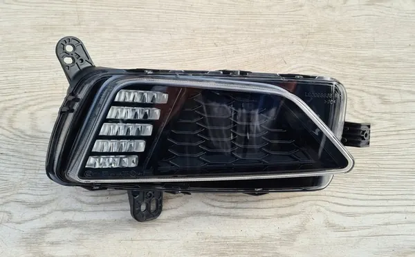 Farol Direito LED VW Polo VI image 3