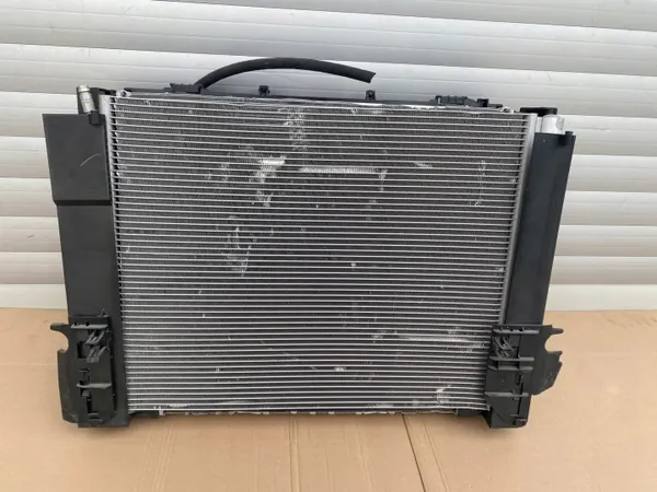 BMW 5 F10 F11 Vesijäähdytin Tuuletin Kokonaisuus OEM image 2