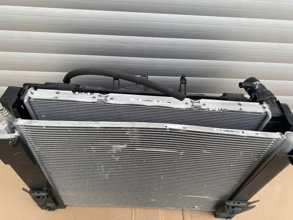 BMW 5 F10 F11 Vesijäähdytin Tuuletin Kokonaisuus OEM image 7