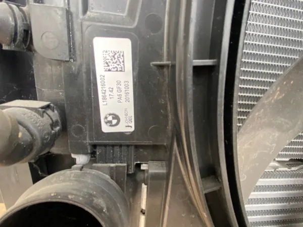 BMW 5 F10 F11 Vesijäähdytin Tuuletin Kokonaisuus OEM image 9