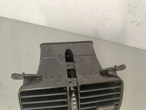 Grade de Ventilação Traseira VW Passat B7 CC image 3