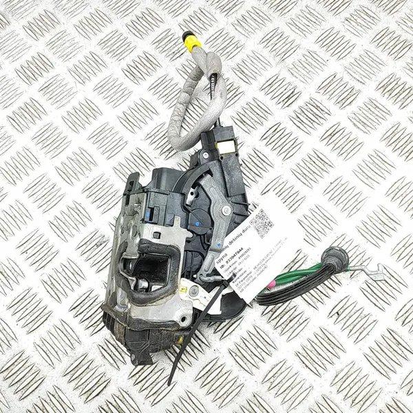 MERCEDES C-KL W205 Dörrlås Höger Framsidan A0997206801 image 4