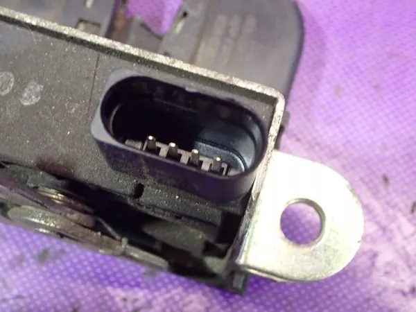 VW Touran I 03-06 Baklucka Lås 1T0827505F 4 Pin image 5