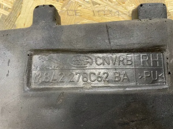 Espuma insonorizante derecha OEM M8A2-278C62-BA image 4