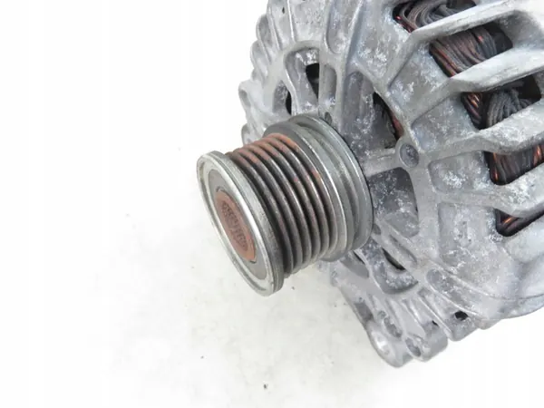 Audi Q5 Vaihtovirtageneraattori Valeo 150A 03G903016F image 2