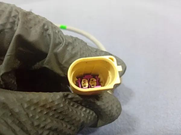 Sensor Temperatura Escape OEM 04L906088EM Skoda image 4