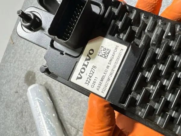 Volvo XC40 actieve cruise control radar OEM 32243278 image 3