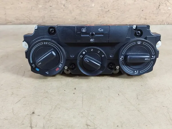 Klimaanlagenpanel Skoda Octavia II image 3