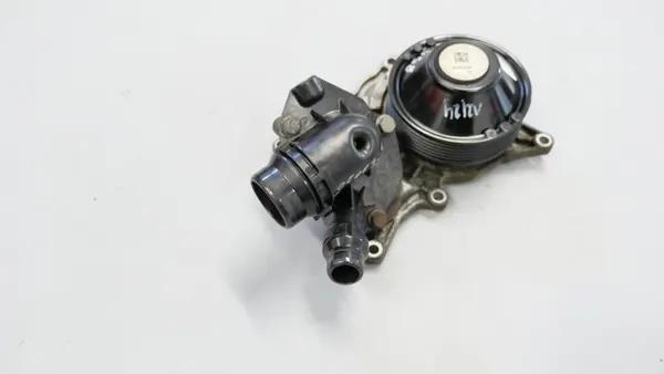 BMW Vattenpump Termostat N57 image 3
