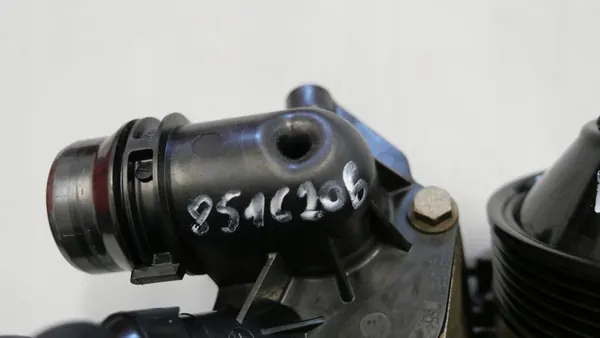 BMW Vattenpump Termostat N57 image 8