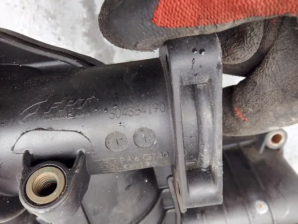 Ducato Iveco 2.3 M-JET Coletor de admissão 504384190 image 3