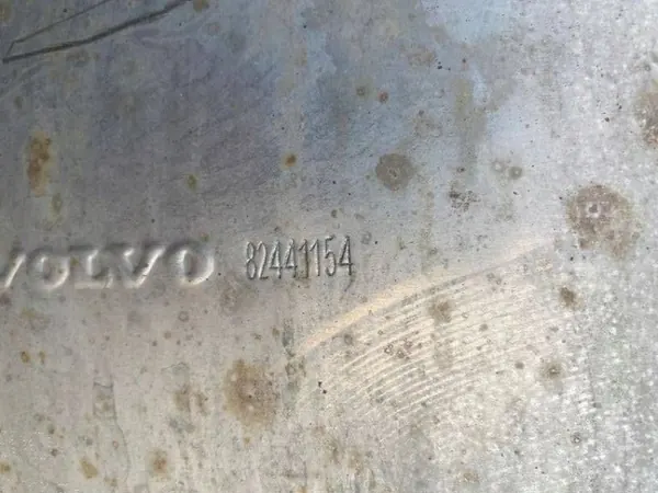 Volvo S90 V90 Uitlaatdemper OEM 82441154 image 8