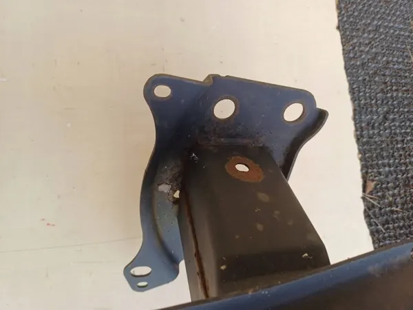 OEM BHZ2563 Etupuskurinvahvike VW Touran image 4