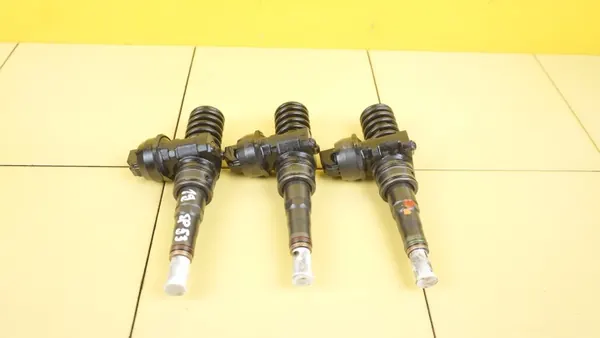 OEM 038130073N ruiskutuspumppu VW Touareg 2.5 TDI:lle image 2
