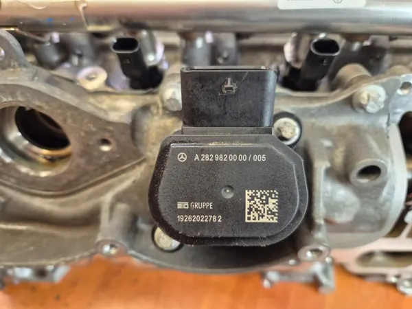 OEM 110423582R Cylinderhuvud för 1.3 Motor image 8