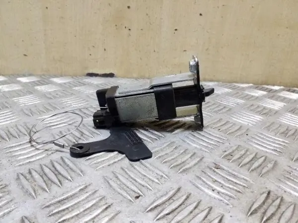 Brandstofdop met slot OEM 957202B000 voor Hyundai Santa Fe II image 3