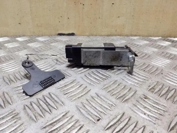 Brandstofdop met slot OEM 957202B000 voor Hyundai Santa Fe II image 6