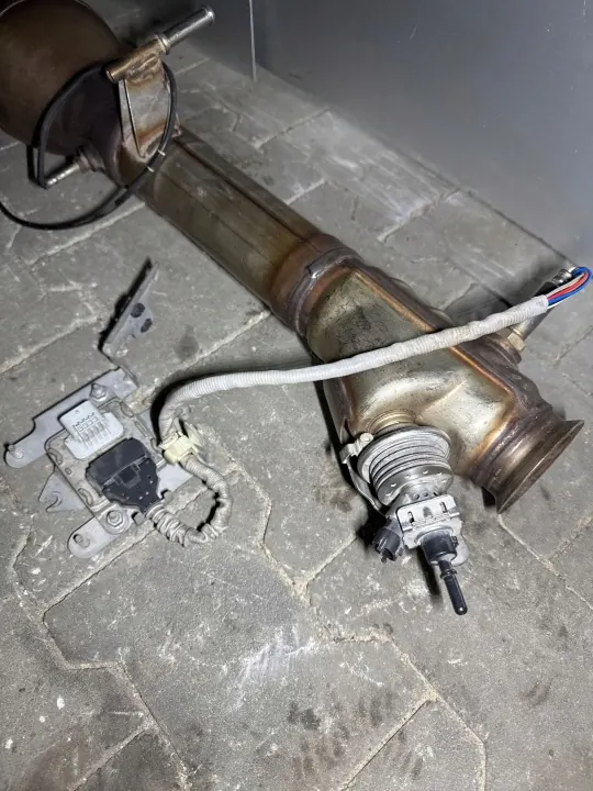 DPF/Katalysator Renault Master III OEM 82465654 - Gebraucht image 4