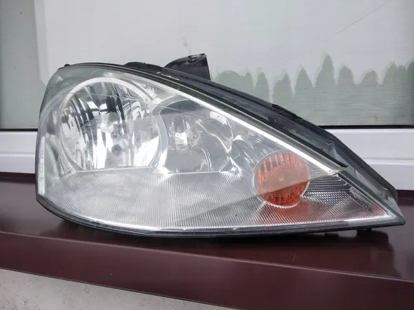 Oikea etuvalaisin Ford Focus mk1 facelift image 3