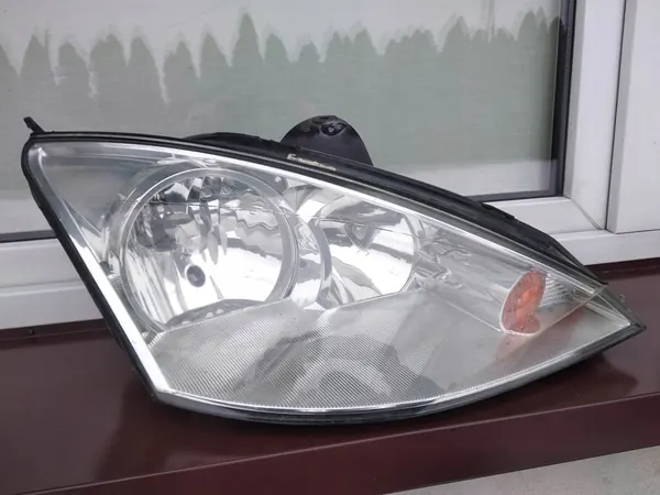 Oikea etuvalaisin Ford Focus mk1 facelift image 4