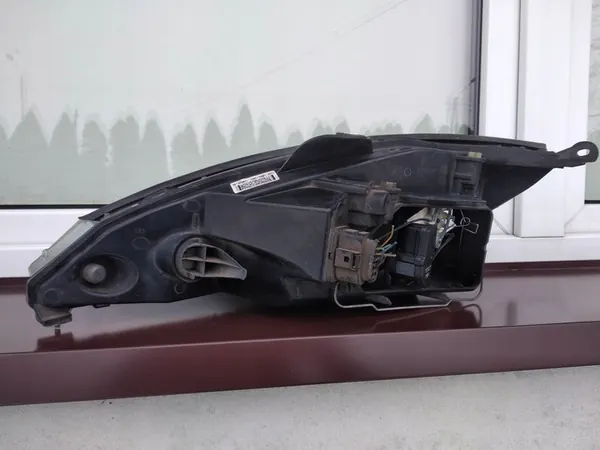 Oikea etuvalaisin Ford Focus mk1 facelift image 5