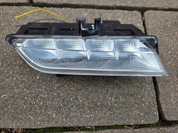 RENAULT CLIO IV CAPTUR I LED DRL DIREITO 266003864R image 2