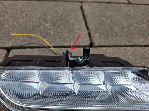 RENAULT CLIO IV CAPTUR I LED DRL DIREITO 266003864R image 3