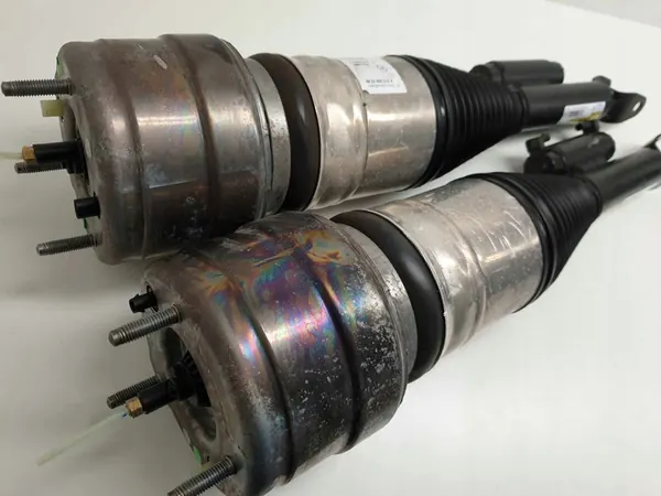 AIRMATIC DÄMPARE MERCEDES W213 A2133202138 image 2