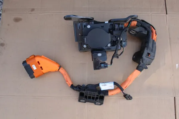 Tomada de carga Renault Twingo III Lift OEM gniazdoladkowanw2 image 2
