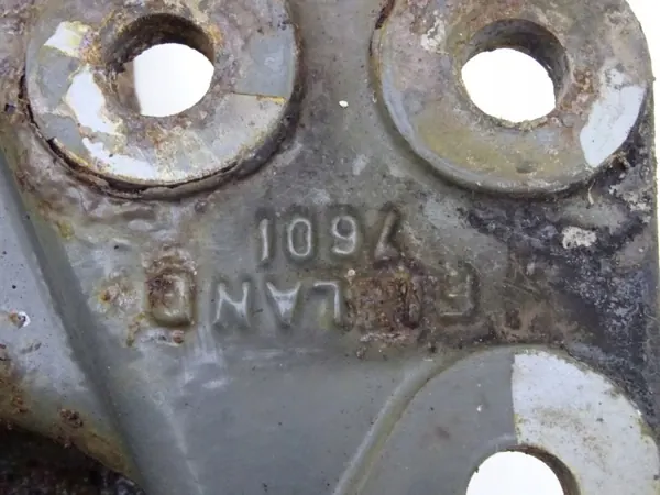 Volvo FL6 00-06 Taka jousituskiinnitys OEM 3171449 image 4