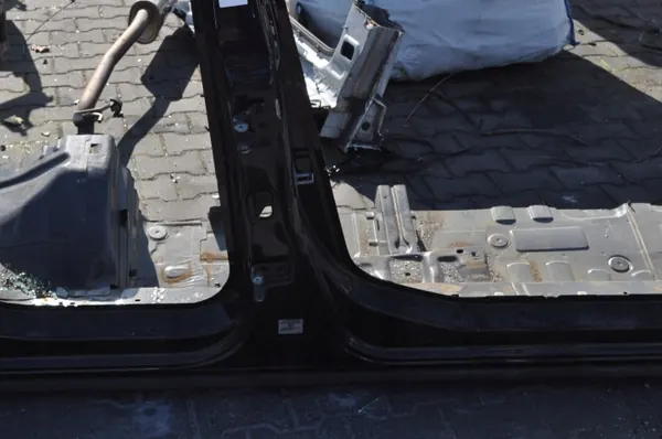 OEM 423046 Estribo Largo Derecho para Citroen C4 X Sedán image 3