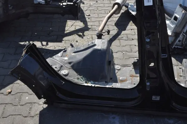 OEM 423046 Estribo Largo Derecho para Citroen C4 X Sedán image 4