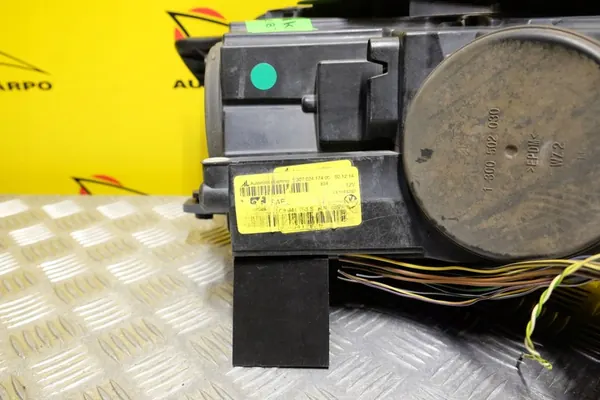 Vasen Xenon LED -ajovalot Volkswagen Passat CC 2012 USA OEM image 10