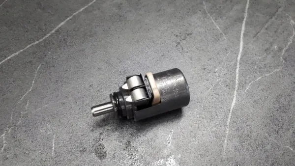 Mercedes-Benz OE A1402770435 Magnetventil 722.6 image 2