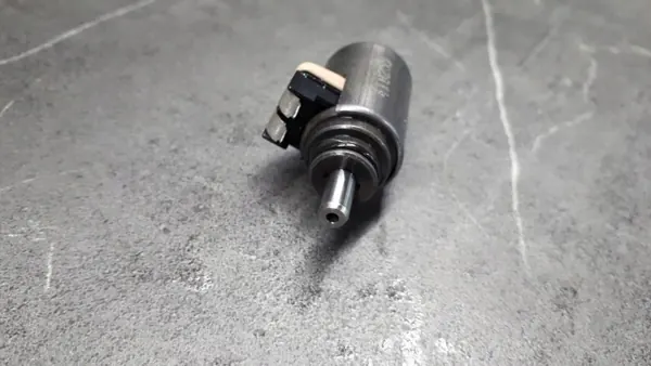 Mercedes-Benz OE A1402770435 Magnetventil 722.6 image 3