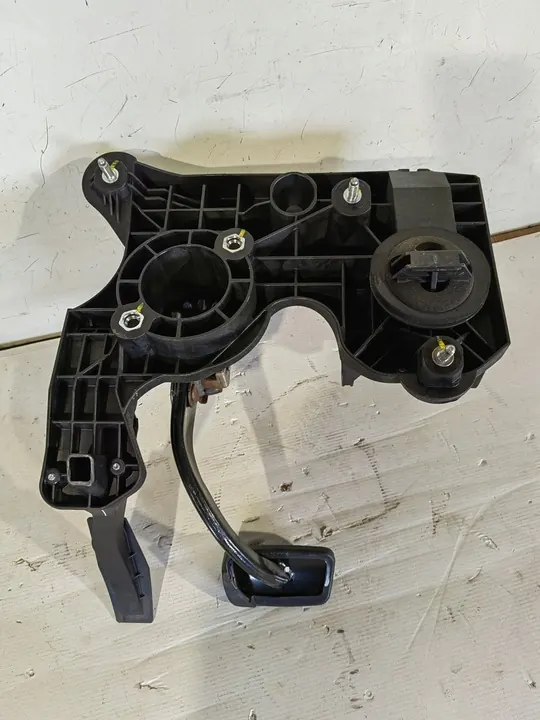 Gaspedal und Bremspedal OPEL ASTRA K 1.6CDTI image 4