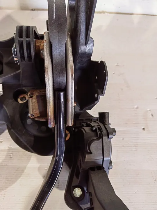 Gaspedal und Bremspedal OPEL ASTRA K 1.6CDTI image 5