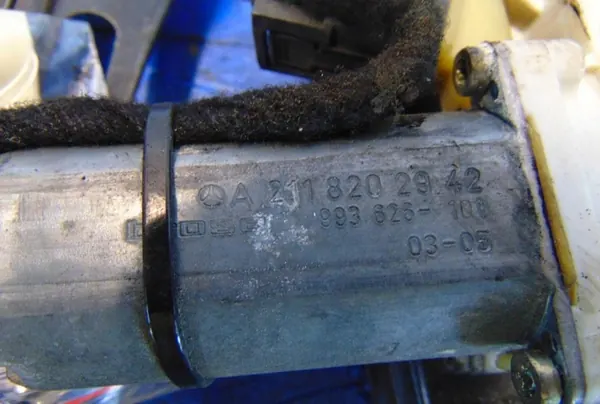 MERCEDES E-KLASA W211 2.2CDI Elevador de Vidro Elétrico Esquerdo image 4